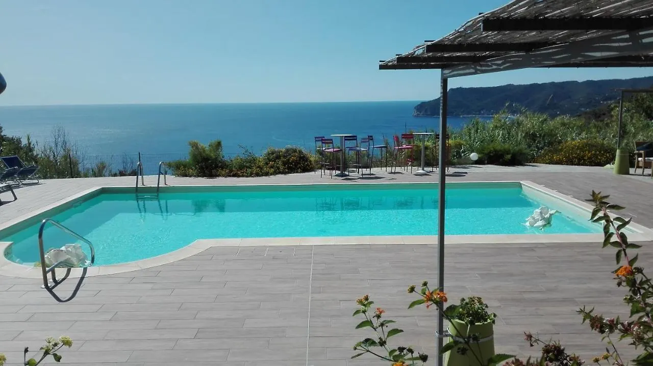 Oroverde Bergeggi 3*,