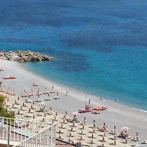 Finestra Sul Mare 1 Apartment