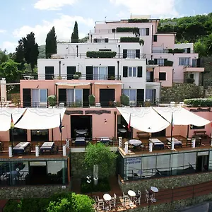 Borgo San Sebastiano Aparthotel