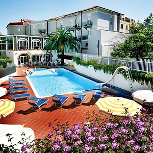 Riviera Hotel